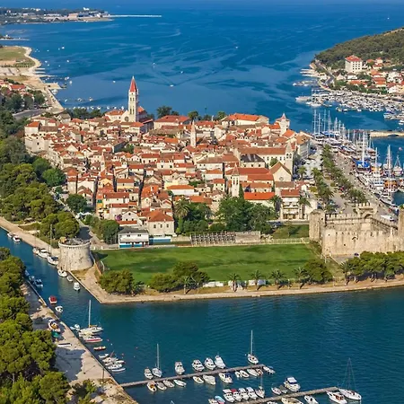 Twin With Bbq Area * Trogir
